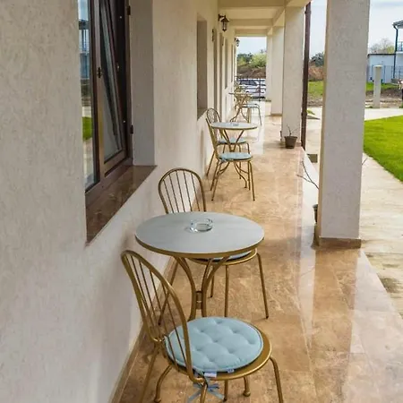 בית הארחה Casa Viviana 3*