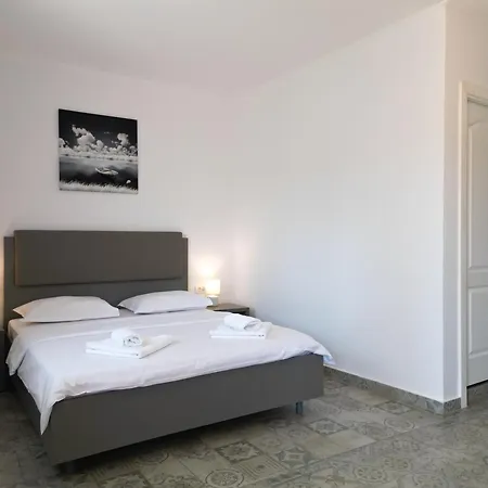 Casa Viviana Vama Veche